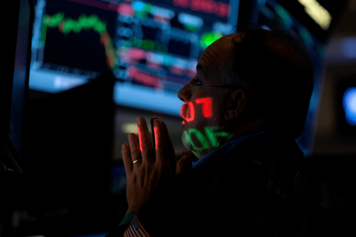 Stock futures rally Monday as oil prices fall 5% on Iran pause