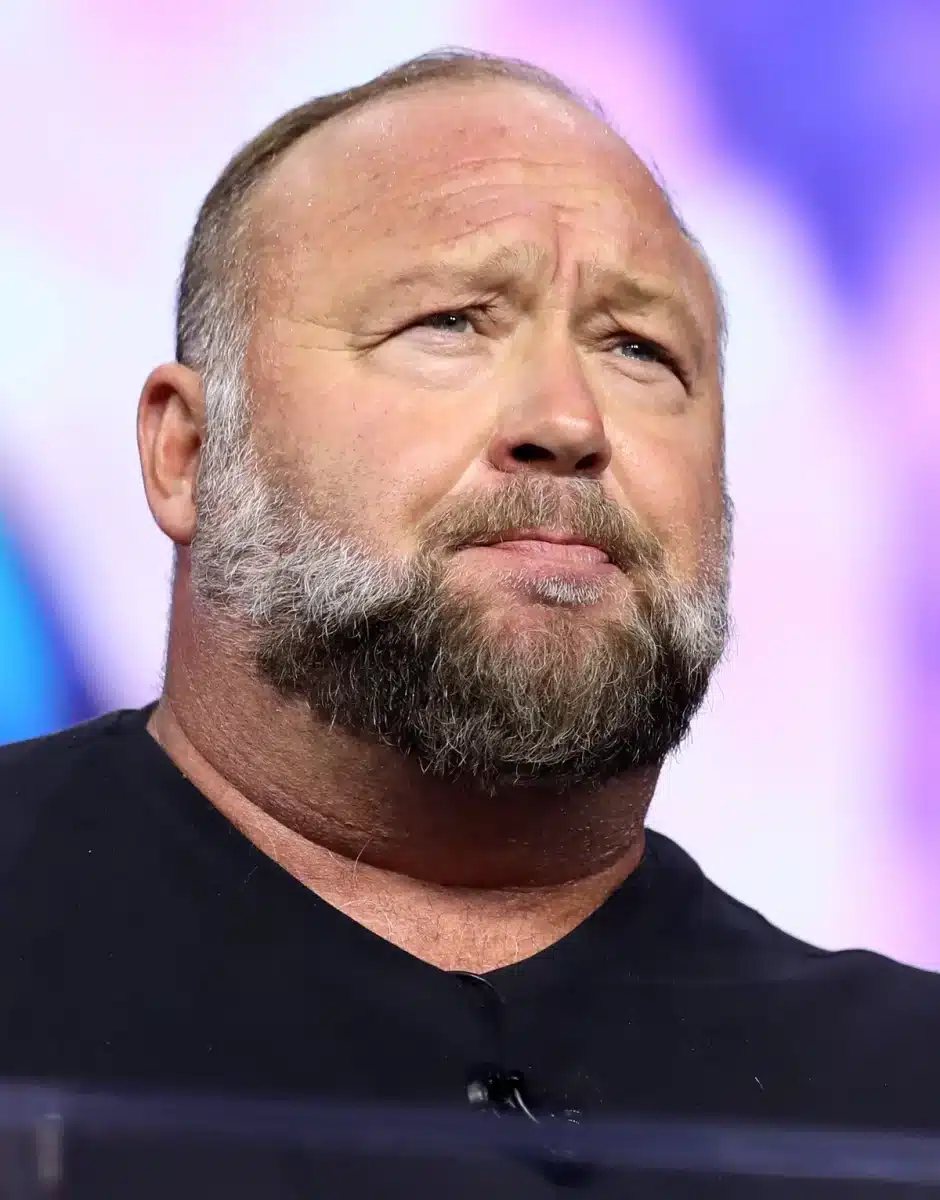 Alex Jones calls for Trump's impeachment over Iran conflict