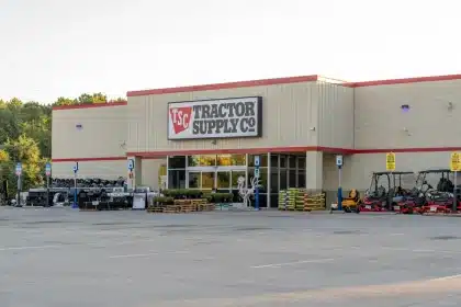 Tractor Supply closing 75 underperforming Petsense stores