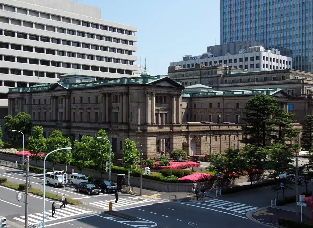 Japan, US intervene to prop up yen as currency hits 40-year low