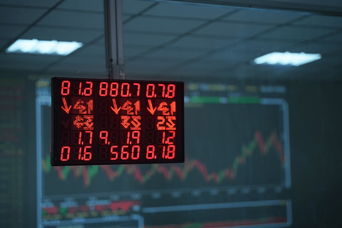 Stock market posts back-to-back losses on tech sell-off, Iran tensions