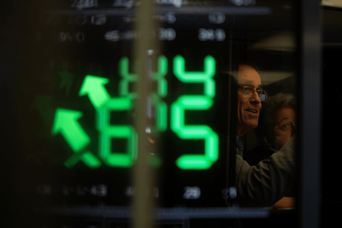 Stock market hits record highs on Q2 earnings beat, Iran deal hopes