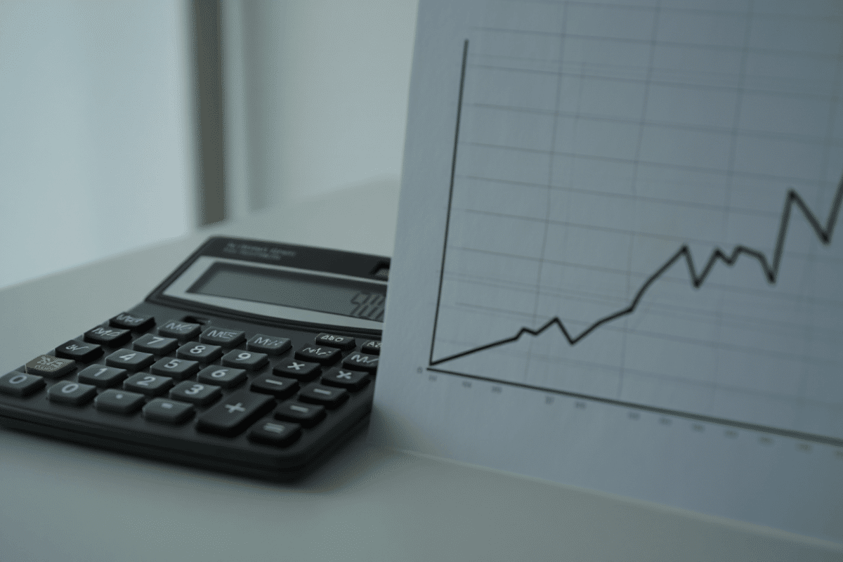 Mortgage rates hold near one-year highs at 6.76% as inflation persists