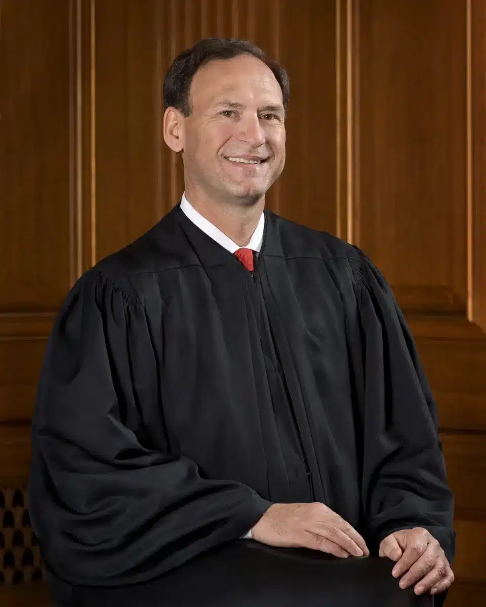 Alito confirms he's staying on Supreme Court for another term