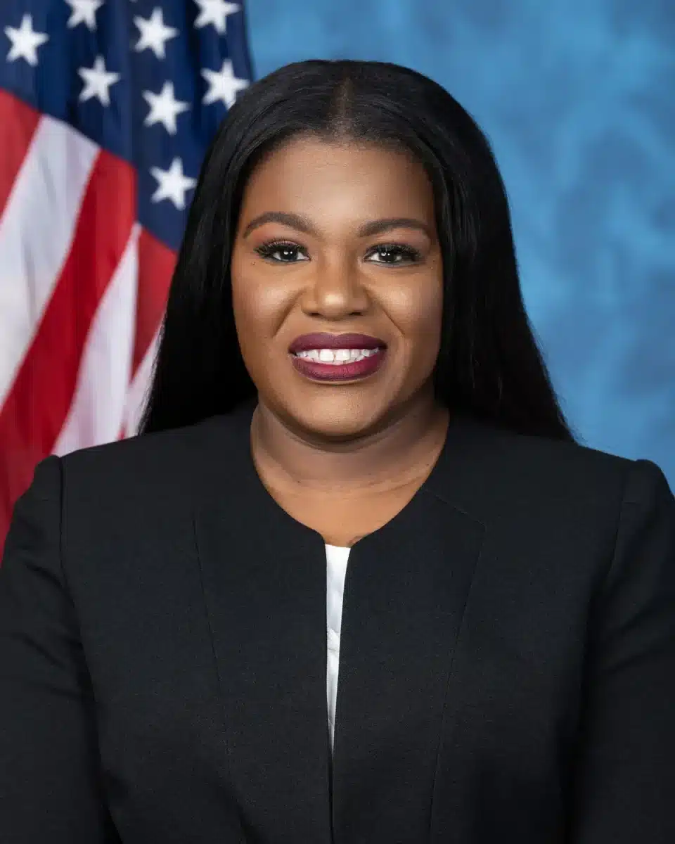 Cori Bush loses Missouri primary rematch to Wesley Bell