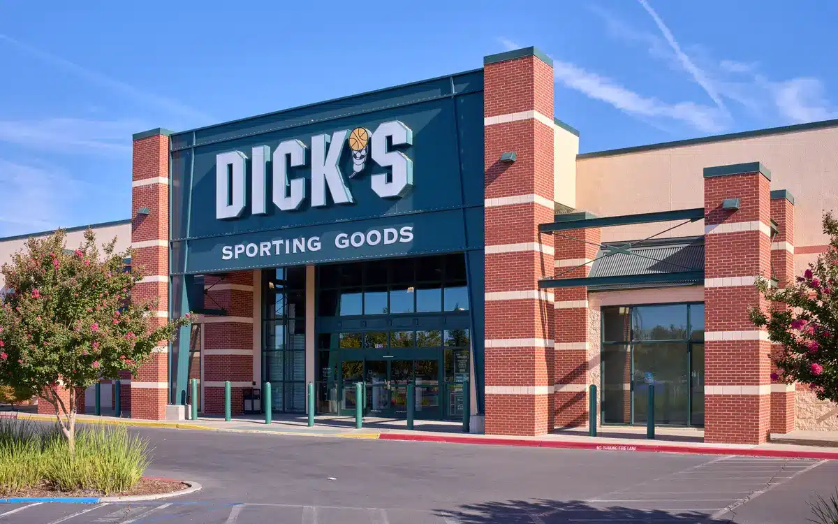 Dick's Sporting Goods misses Q2 earnings, cuts full-year outlook