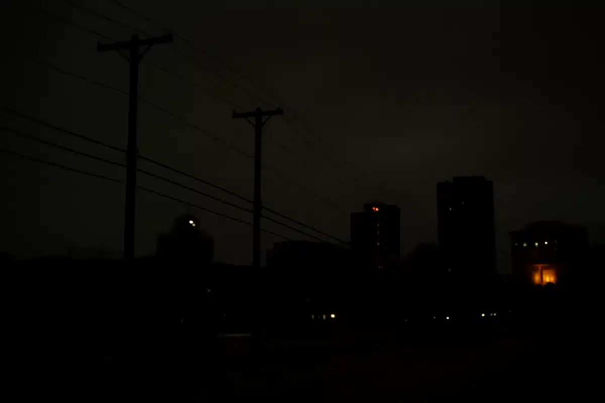 US grid faces 18-month blackout risk from aging infrastructure, FERC warns