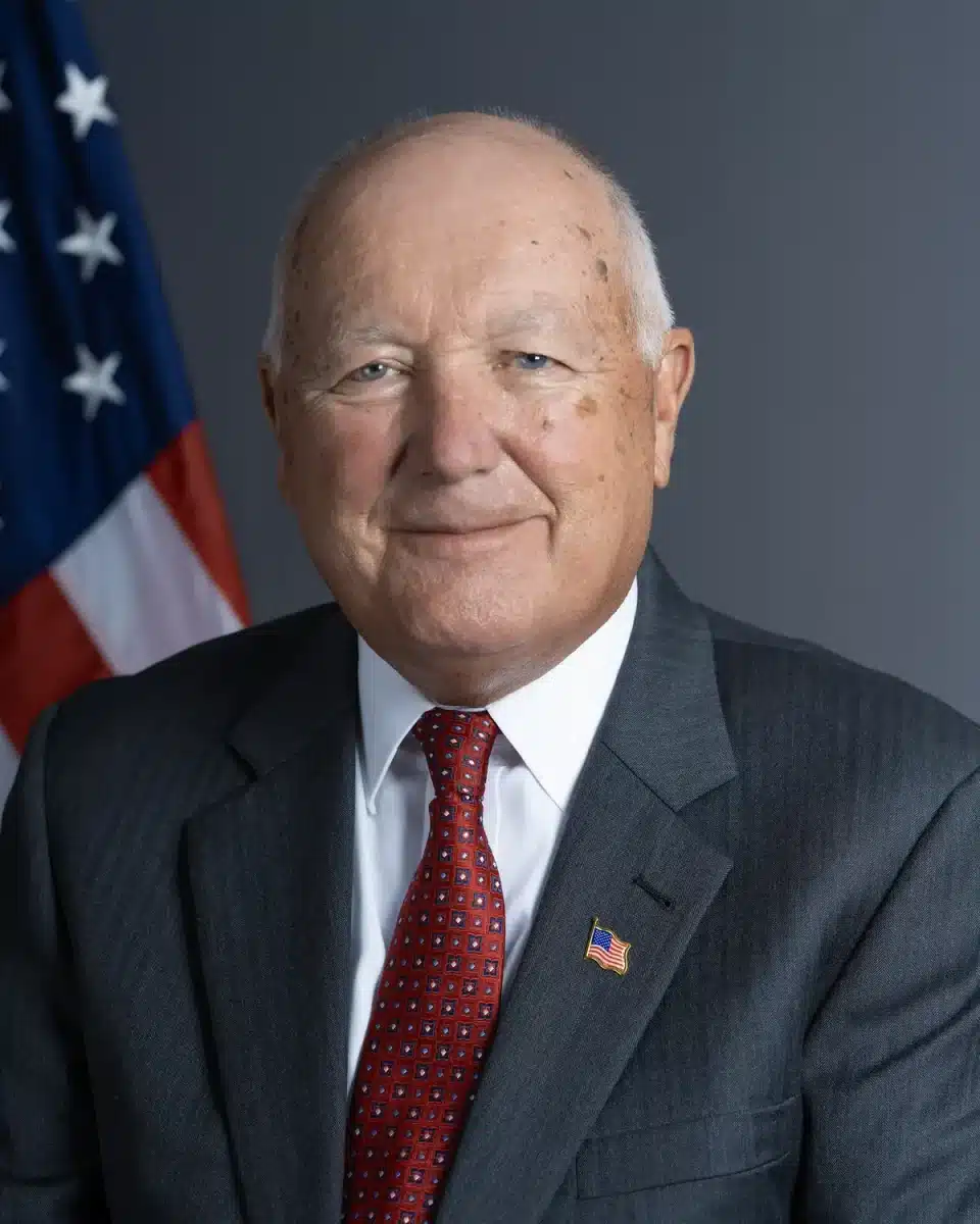 Over 29,000 Canadians sign petition calling for Pete Hoekstra's removal as U.S.