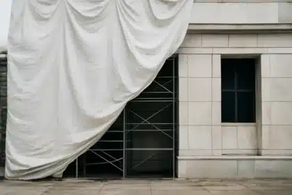 Kennedy Center tarp stays up until Sept. 8, new filing shows