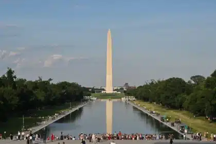 Lincoln Memorial Reflecting Pool damage blamed on contractor error, not vandalism