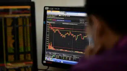 Lumentum stock falls 8.6% ahead of Q4 earnings report today