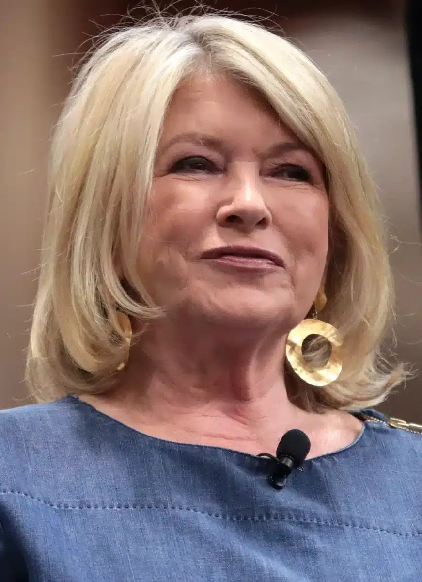 Martha Stewart debuts rose gold hair transformation at 85