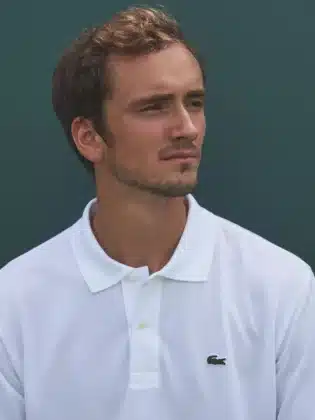 Medvedev defeats Gaston 7-6(7), 6-4 in US Open first round
