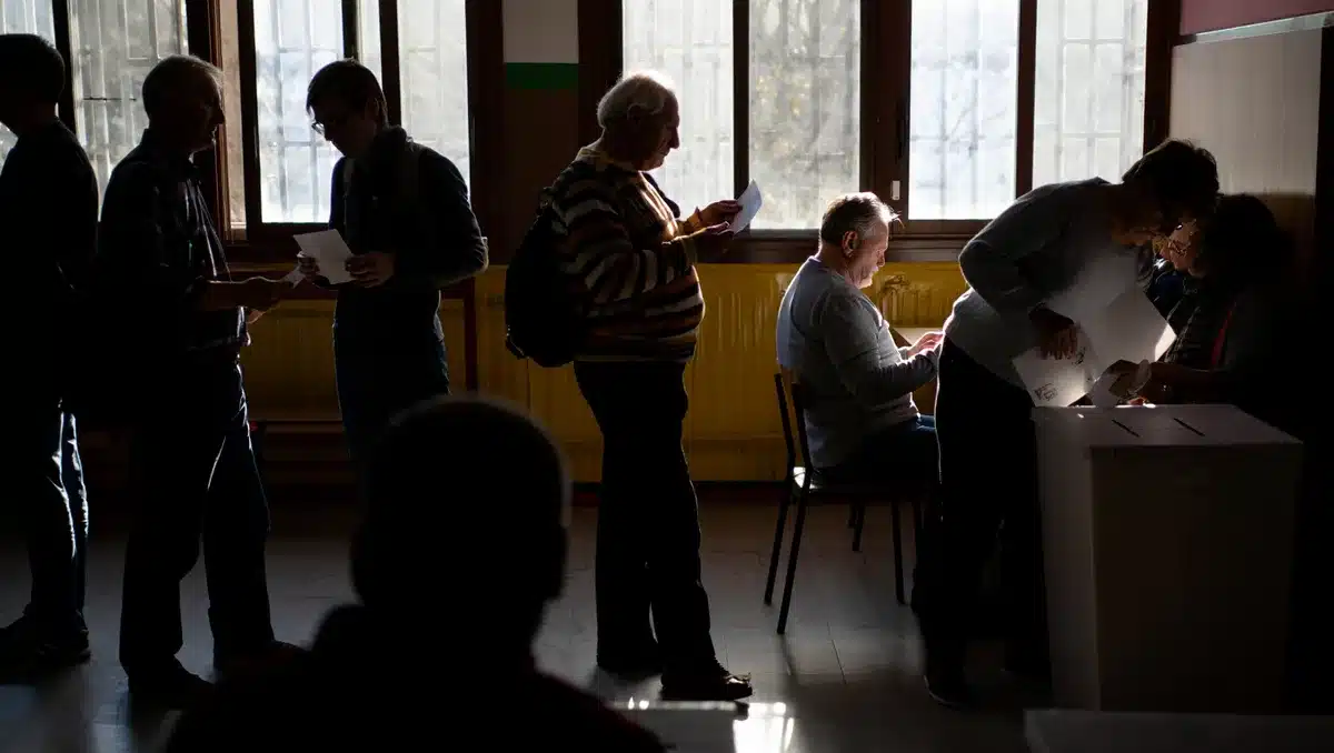 Minnesota primary sees record early turnout as voters head to polls