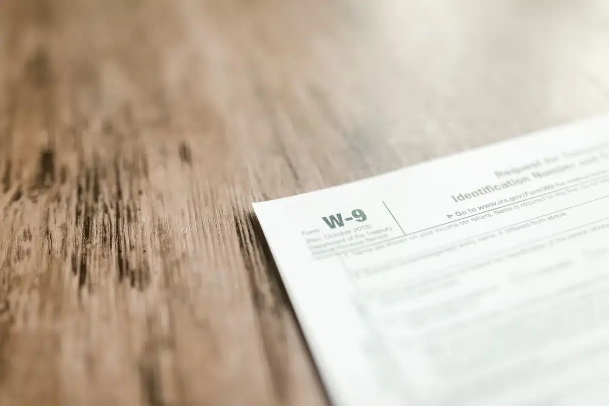 Tax policy debate documents and analysis