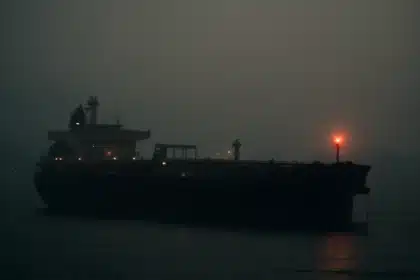 Oil prices rise to $90.55 a barrel as geopolitical tensions persist