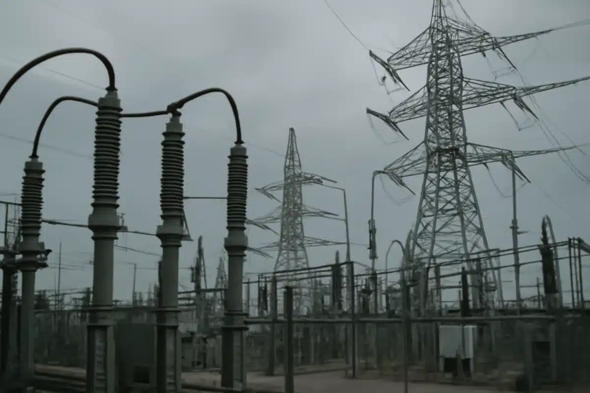 US power grid at risk of 18-month blackout, expert warns