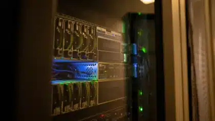 SMCI stock rises 6% on new AI data center racks and AMD partnership