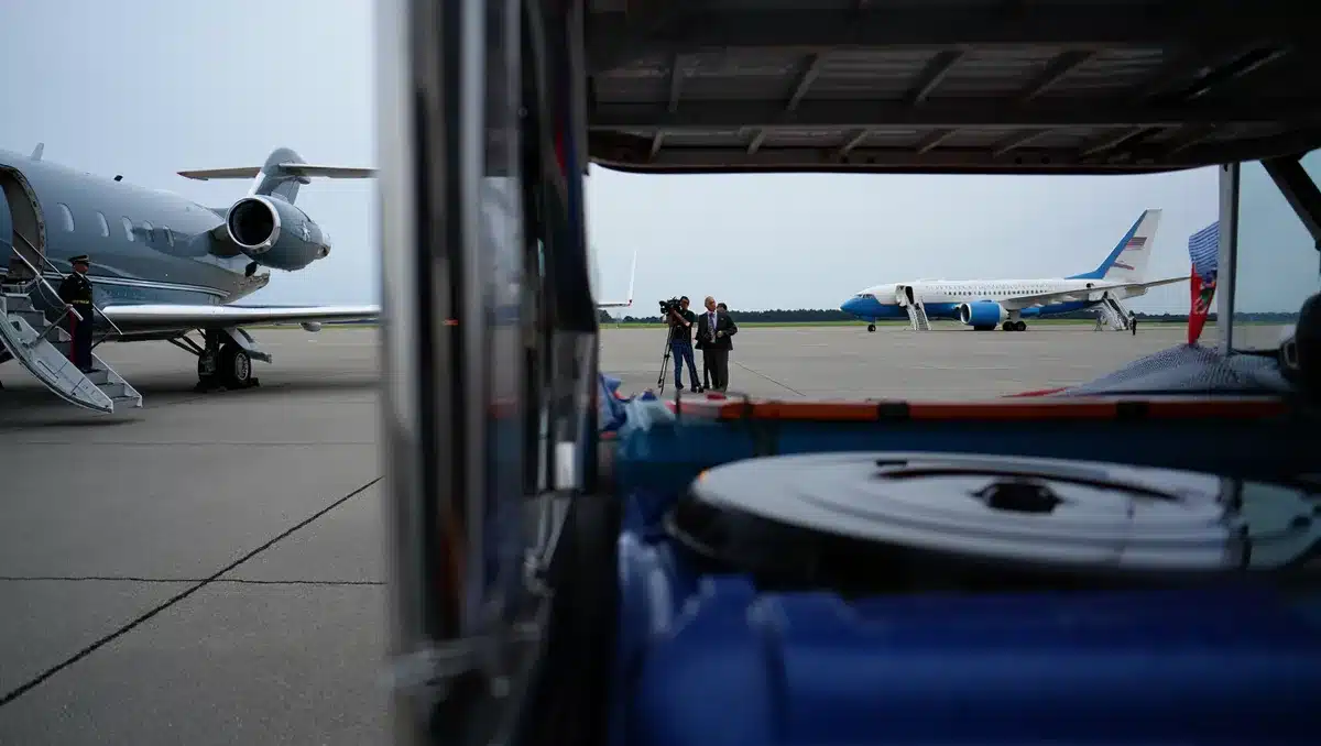 Trump secretly flew out of Turkey on C-32A aircraft amid Iran threat