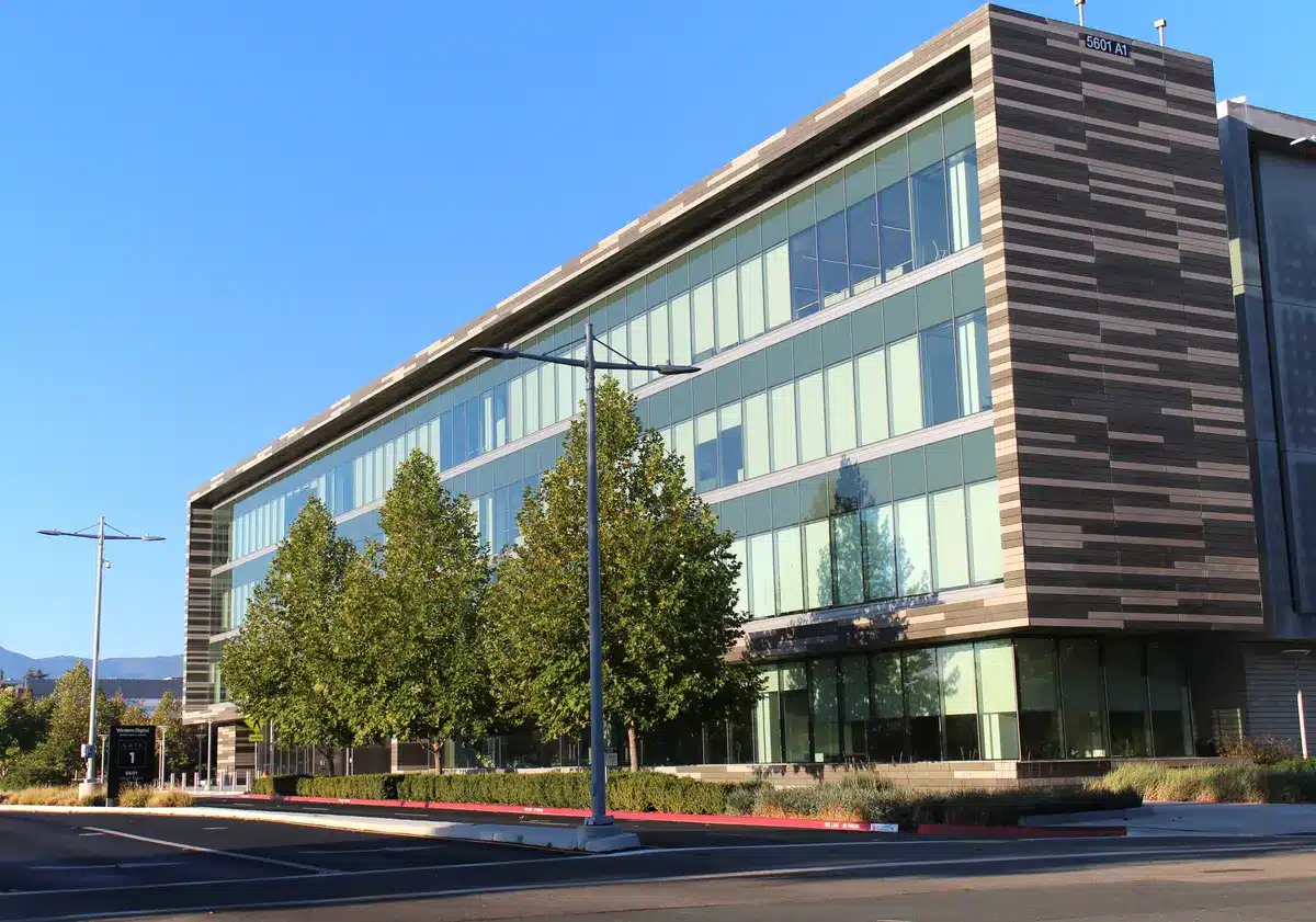 Western Digital reports Q4 revenue of $3.75B, up 44% year-over-year