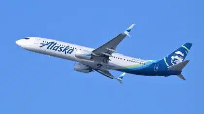 Alaska Airlines Boeing 737 diverts to Fresno after emergency descent from 40,000 feet