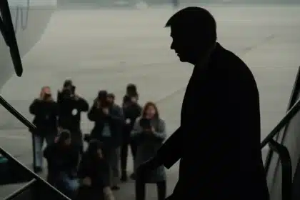 Trump arrives with noticeably darker hair, sparking internet speculation