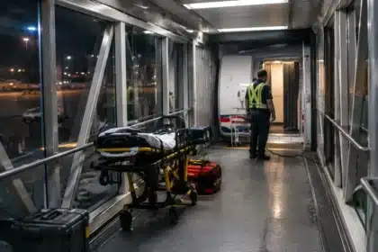 Delta Air Lines faces FAA probes and passenger incidents, issues advisories