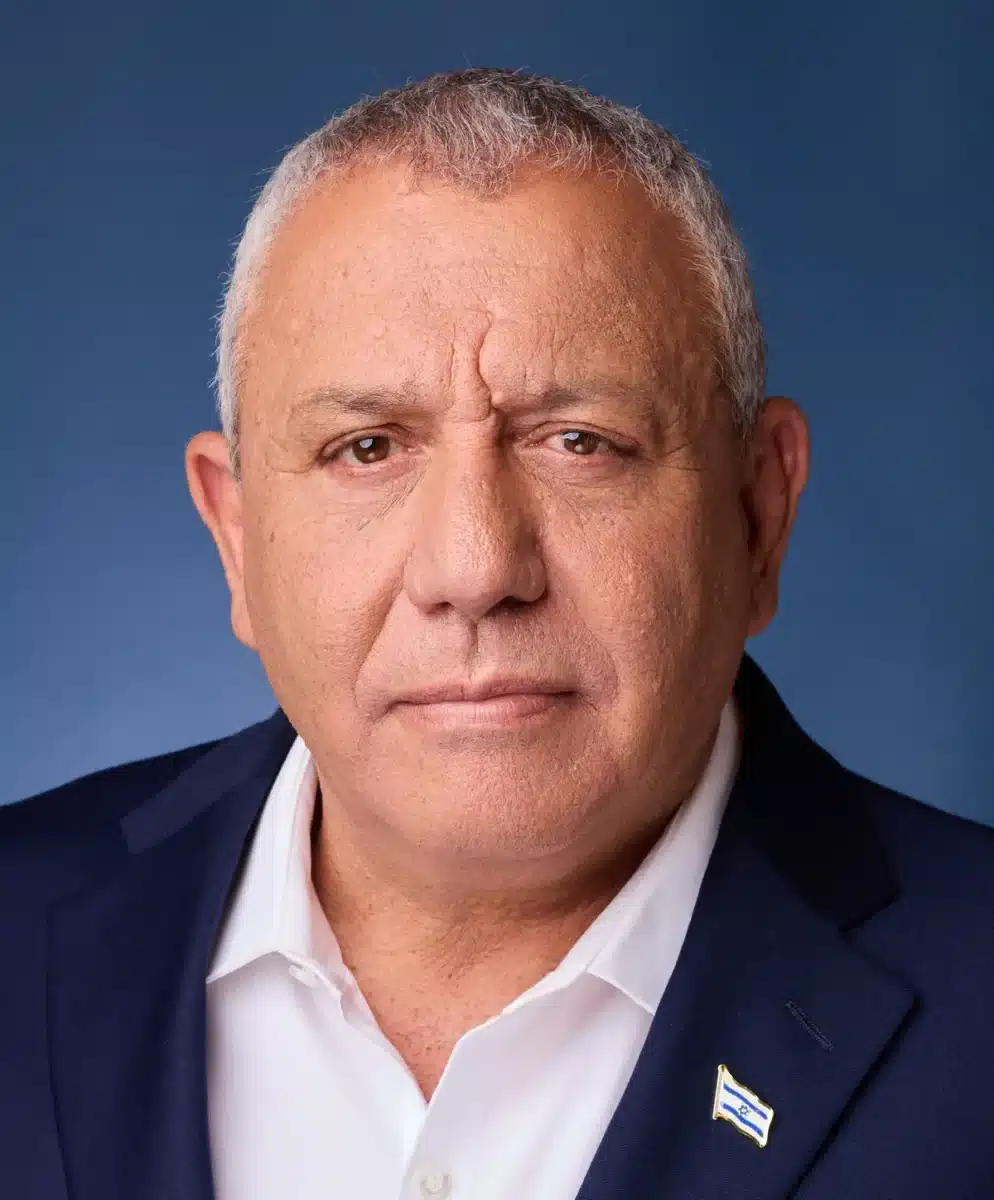 Gadi Eisenkot emerges as Netanyahu challenger in Israel election