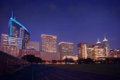Houston weather: showers and a few thunderstorms likely; coastal flood advisory