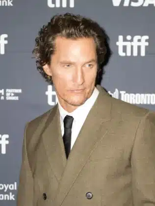Matthew McConaughey urges voters to back independent candidates in US midterms